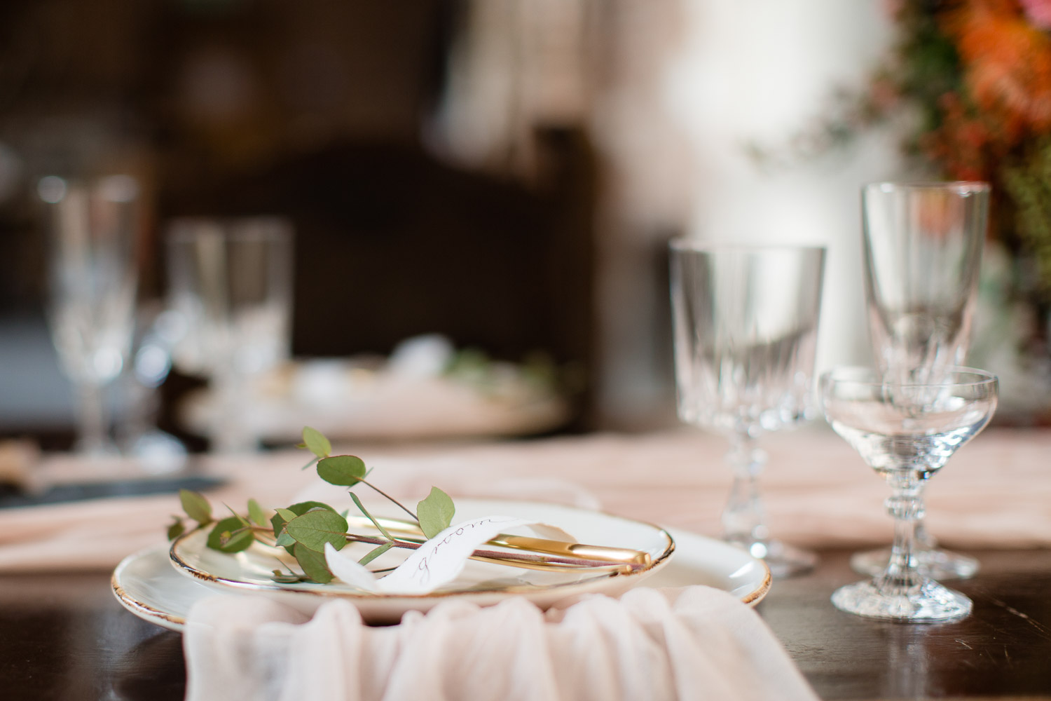 Tischdekoration für eine edle Hochzeit