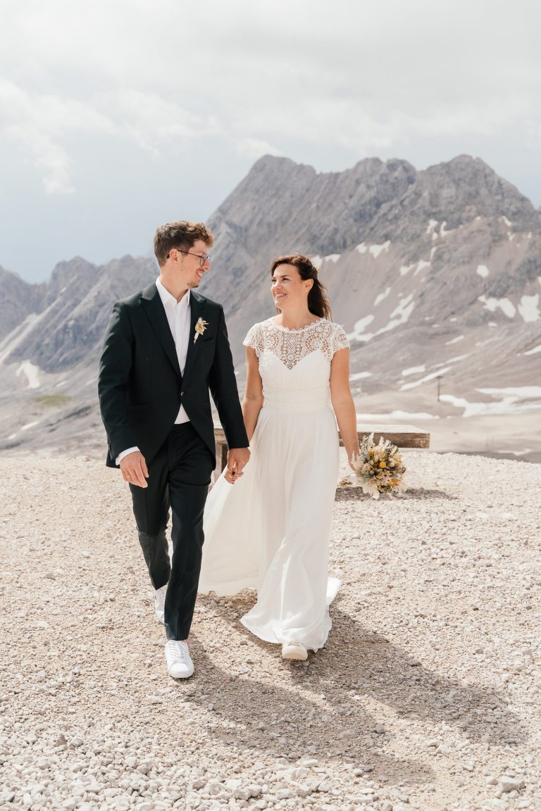 Wedding on the Zugspitze – Civil wedding on top of the Zugspitze