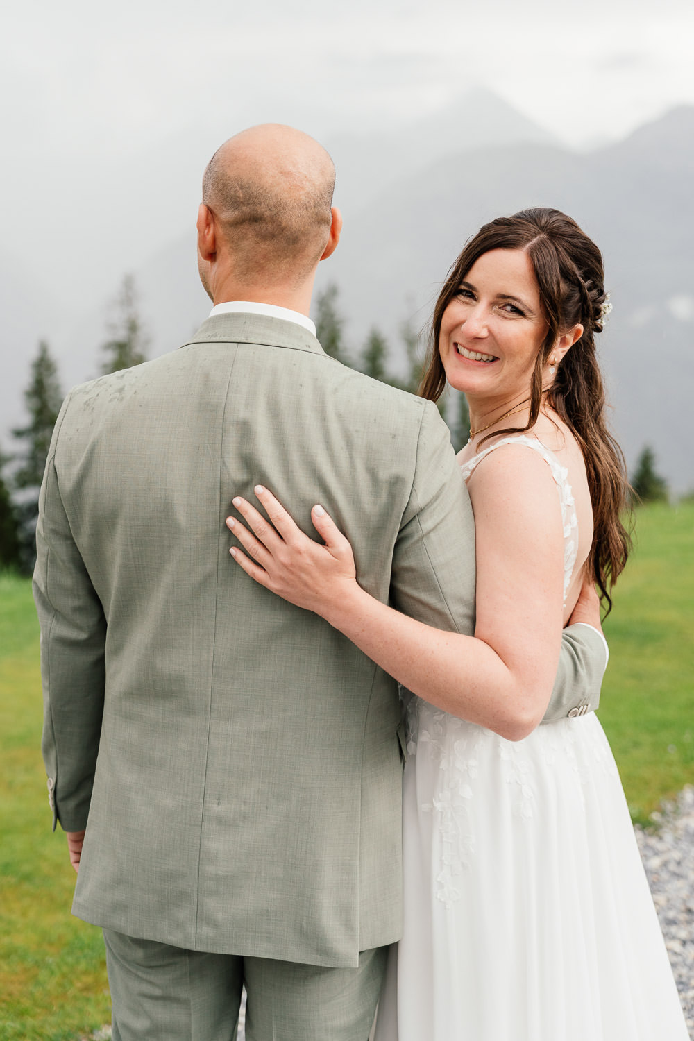 Brautpaar bei einer Berghochzeit in Mittersill